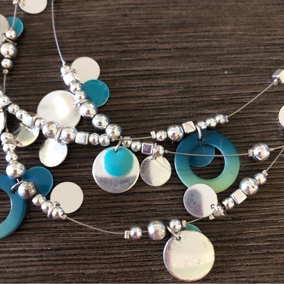 Sliver metal bead layered necklace - Picture 2 of 3